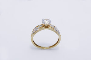 Solitaire Style Zircon Ring