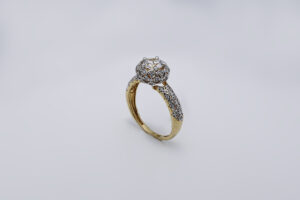 Solitaire Style zircon ring