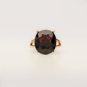 Crimson Crown – 21k Gold Solitaire with Odisha Garnet