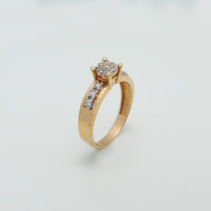 Cluster zircon ring