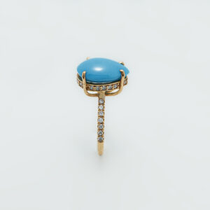 Elegant Turquoise Cabochon Ring