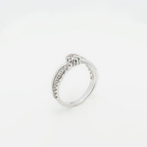 Twist Design Zircon Ring in 21K Gold