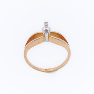 21k Gold Zircon Twist Ring